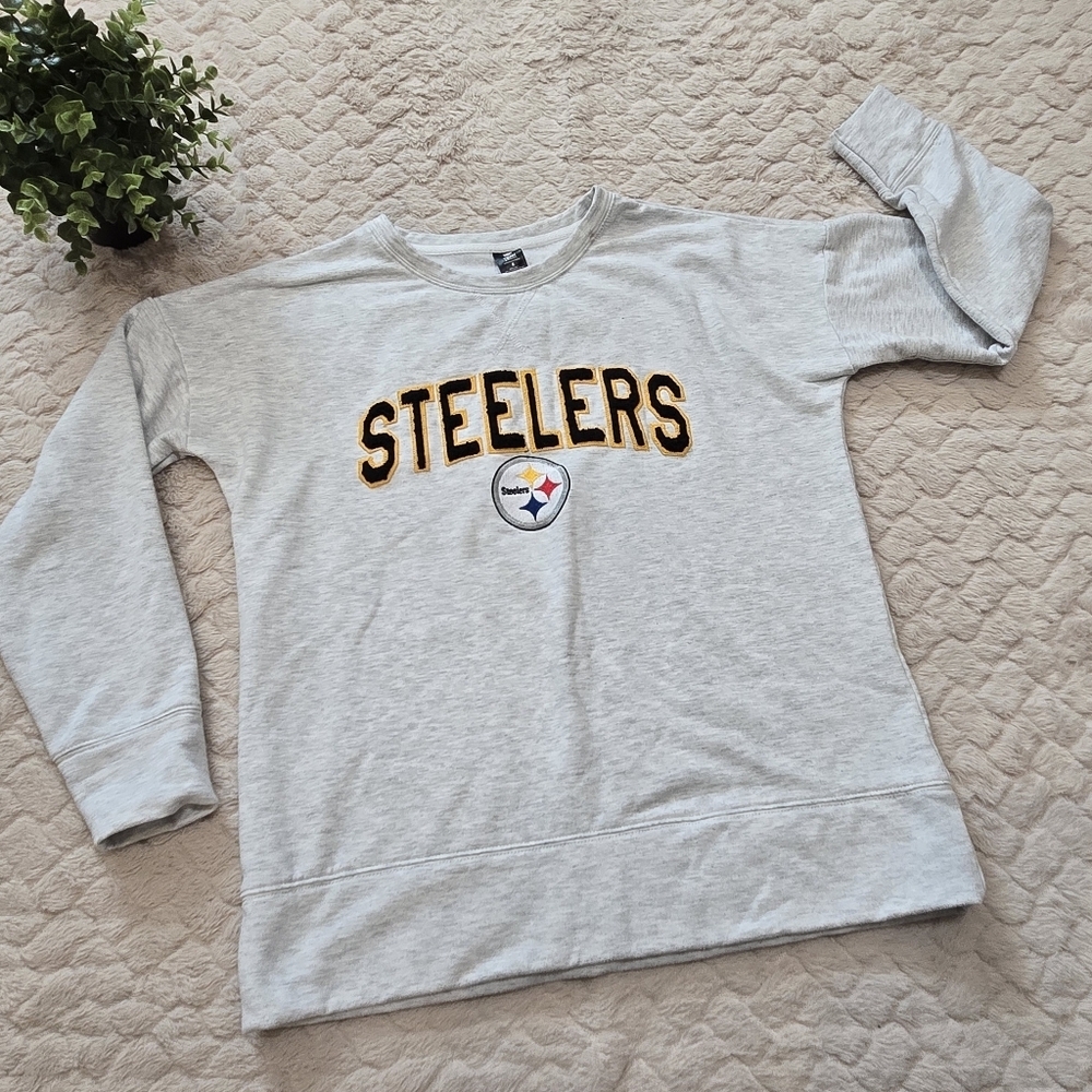 NFL Team Apparel Pittsburgh Steelers Women's Crewneck Sweatshirt, Size Small